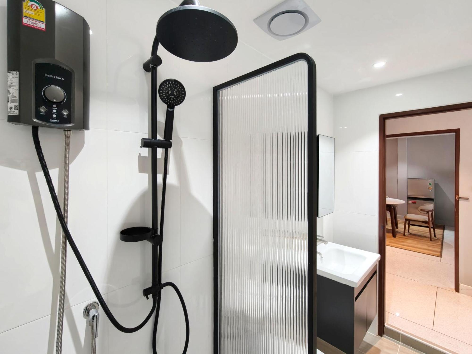 Ab House Aparthotel Bangkok Exteriör bild