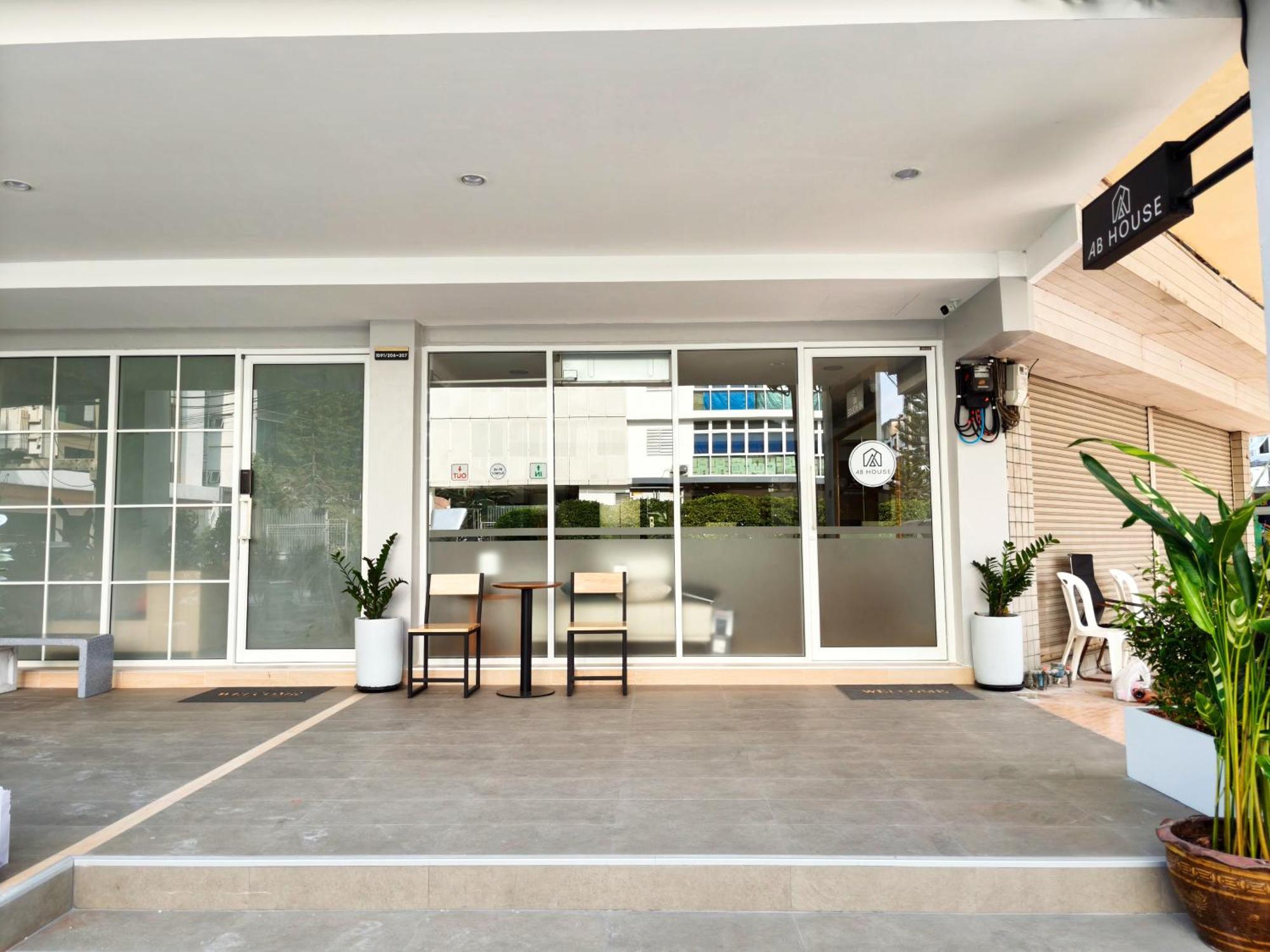 Ab House Aparthotel Bangkok Exteriör bild